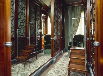 8 гардеробных комнат в классическом стиле