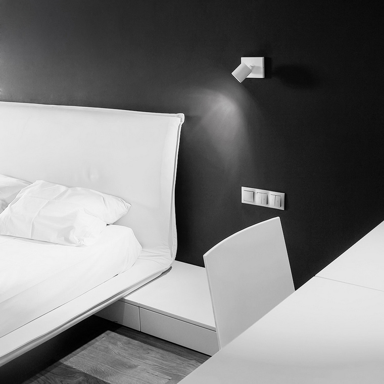 <p>Автор проекта: бюро LINE architects</p>
<p>Современный дизайн интерьера спальни предполагает и строгий монохром. Точный ритм чёрного и белого цветов - это для людей деловых, знающих всему цену, в том числе, и хорошим интерьерам. </p>