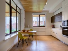 Загородный дом «Интерьер дома в сосновом бору», кухня . Фото № 23689, автор Елисеева Ксения