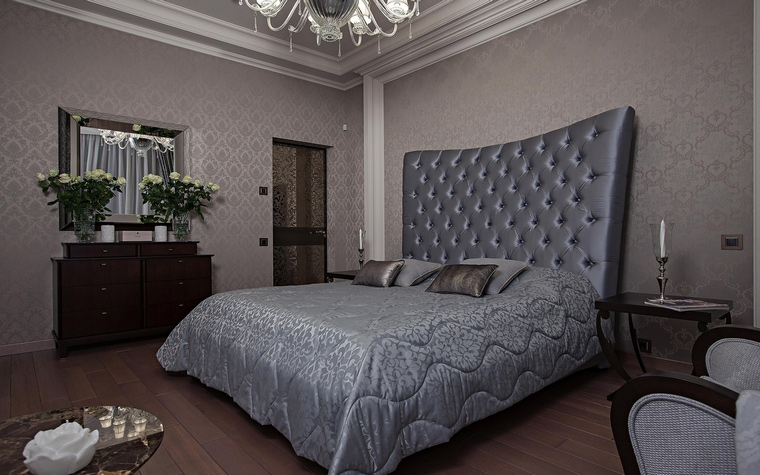 <p>Автор проекта: Нуне Белубекян<br />
Фотограф: Николай Карачев </p>
<p>Интерьер классической спальни, выстроенный на многочисленных оттенках серого цвета всегда будет изящно-эротичным.</p>