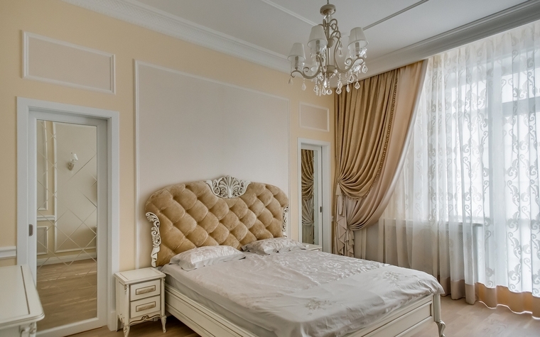 <p>Автор проекта: Денис Юров</p>
<p>И снова интерпретация интерьера девической спальни в стиле классика. </p>