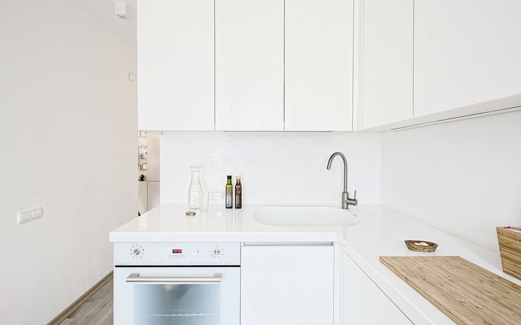 Фото и варианты интерьеров белых кухонь